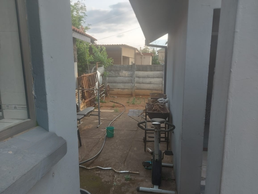 4 Bedroom Property for Sale in Oos Einde North West